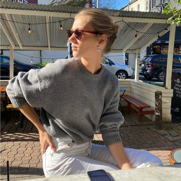 Bold Croissant Hoops Earrings - Picture 3 of 11